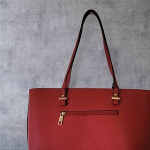 Lovevook Elegant Red/maroon Tote Bag. Complete with purse feet and hanging tag.